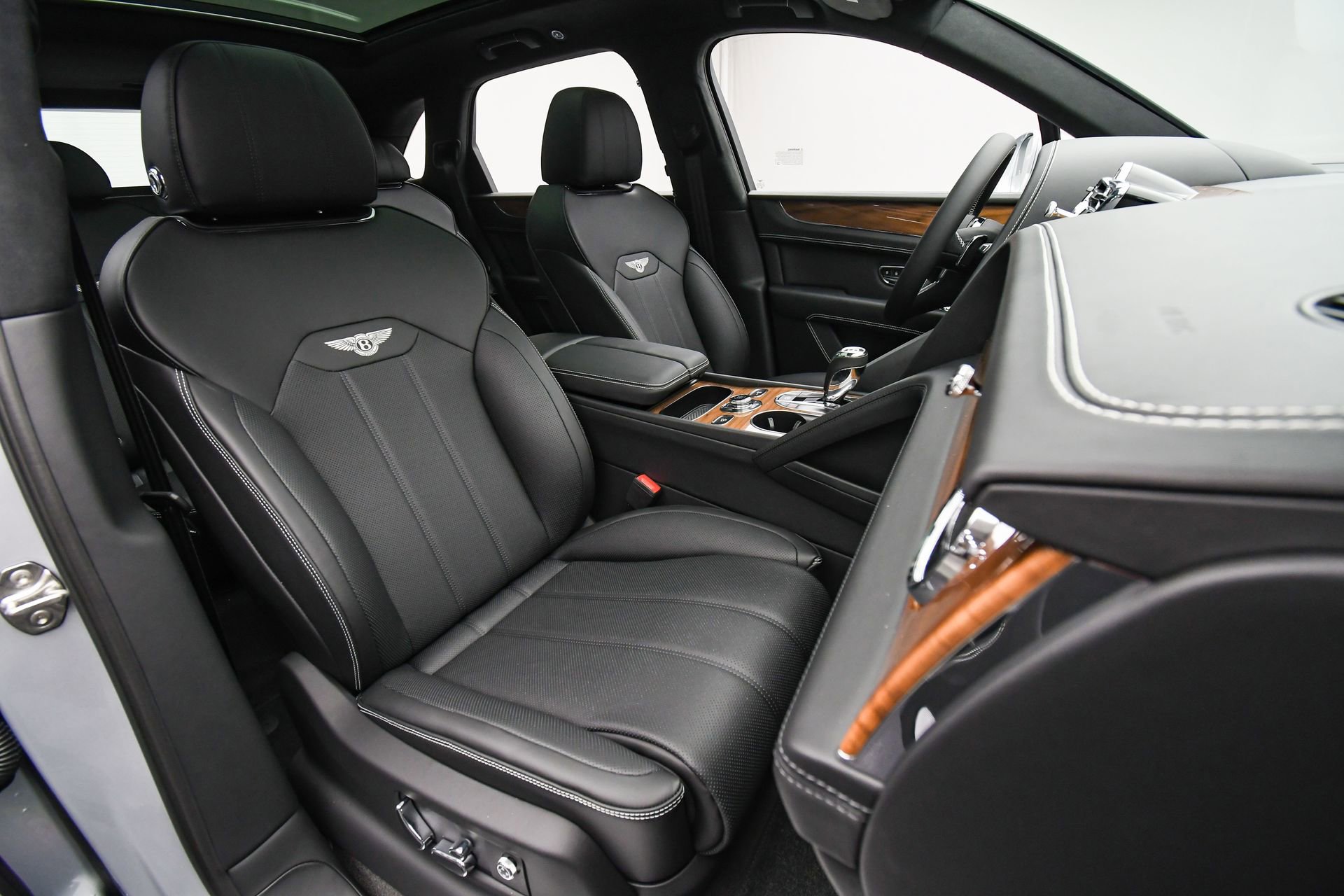 New 2025 Bentley Bentayga image 17