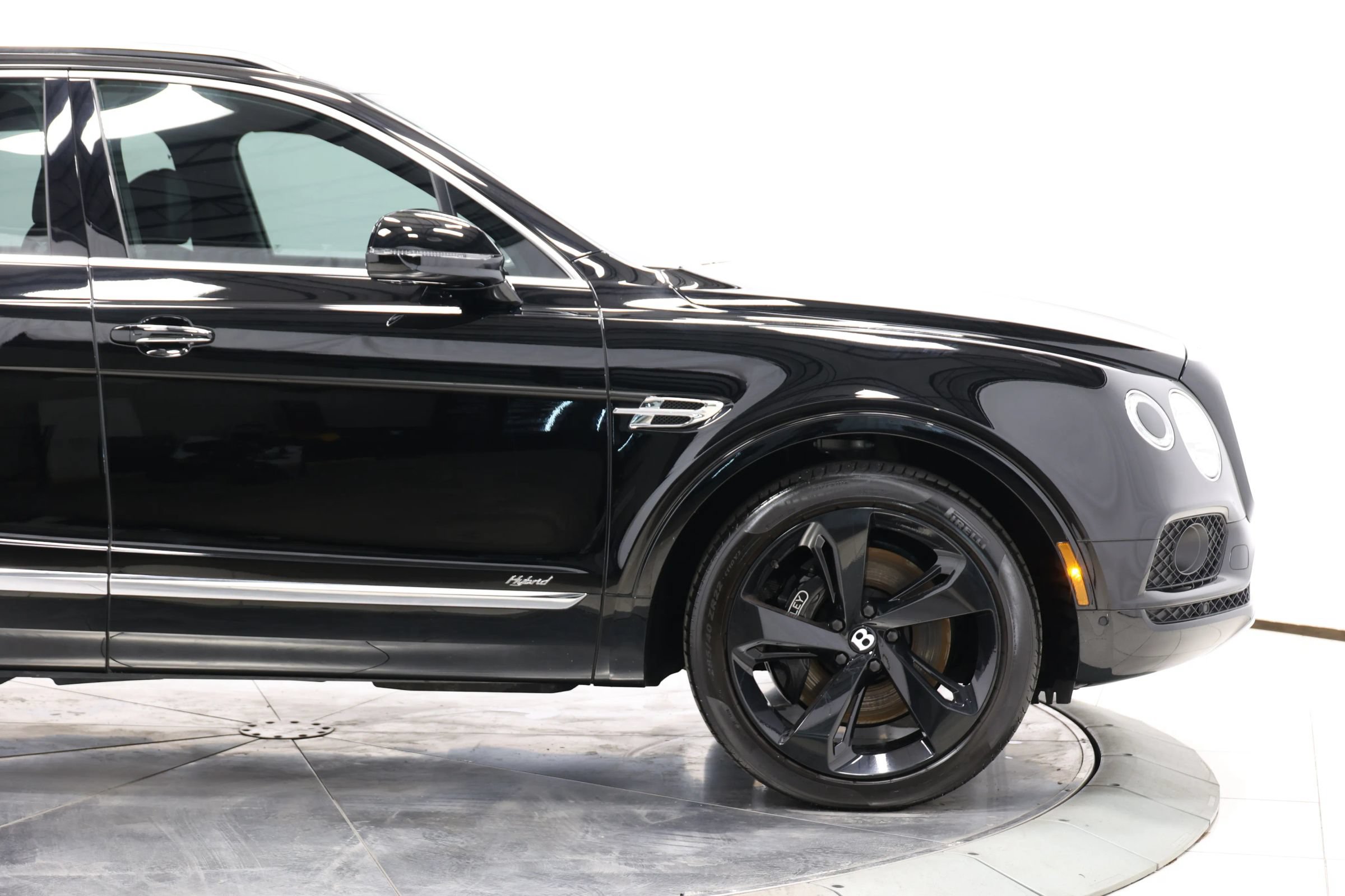 Used 2020 Bentley Bentayga Plug-In Hybrid AWD/4WD image 79