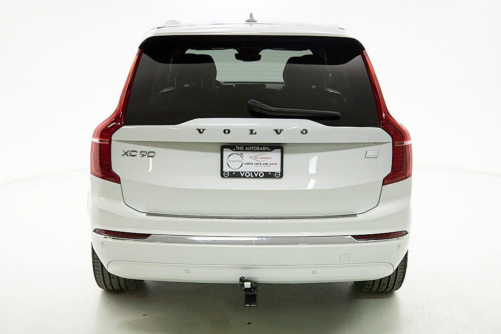 Certified 2024 Volvo XC90 T8 Plus w/ Protection Package Premier image 9