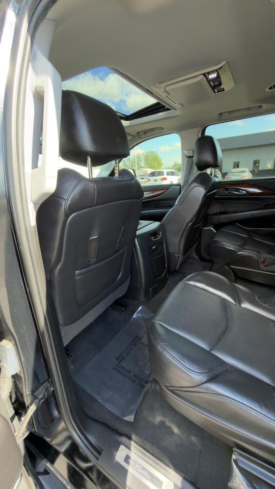 Used 2015 Cadillac Escalade Premium AWD/4WD image 42