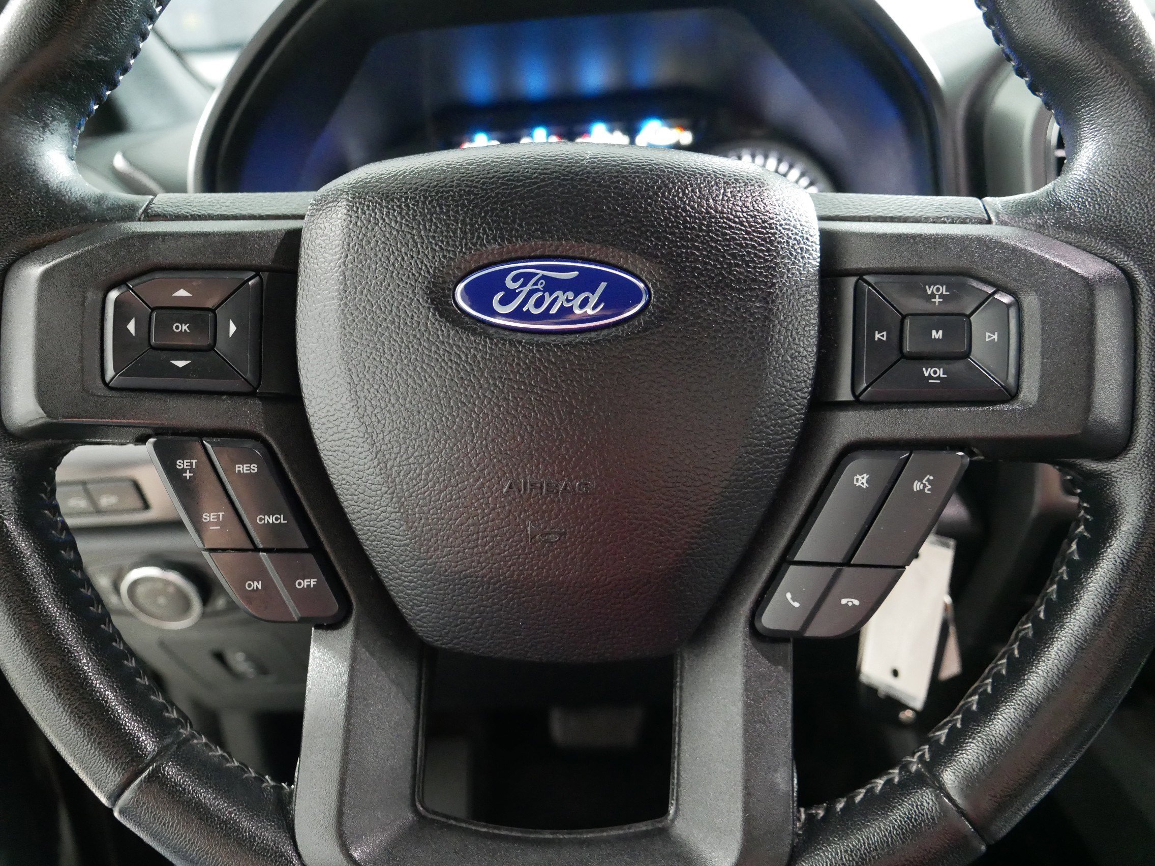 Used 2017 Ford F150 XLT w/ Equipment Group 302A Luxury AWD/4WD image 25