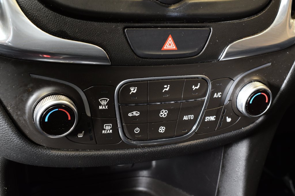 Used 2018 Chevrolet Equinox LT AWD/4WD image 24