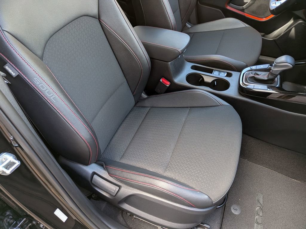 Certified 2023 Kia Soul GT-Line w/ GT-Line Technology Package image 29