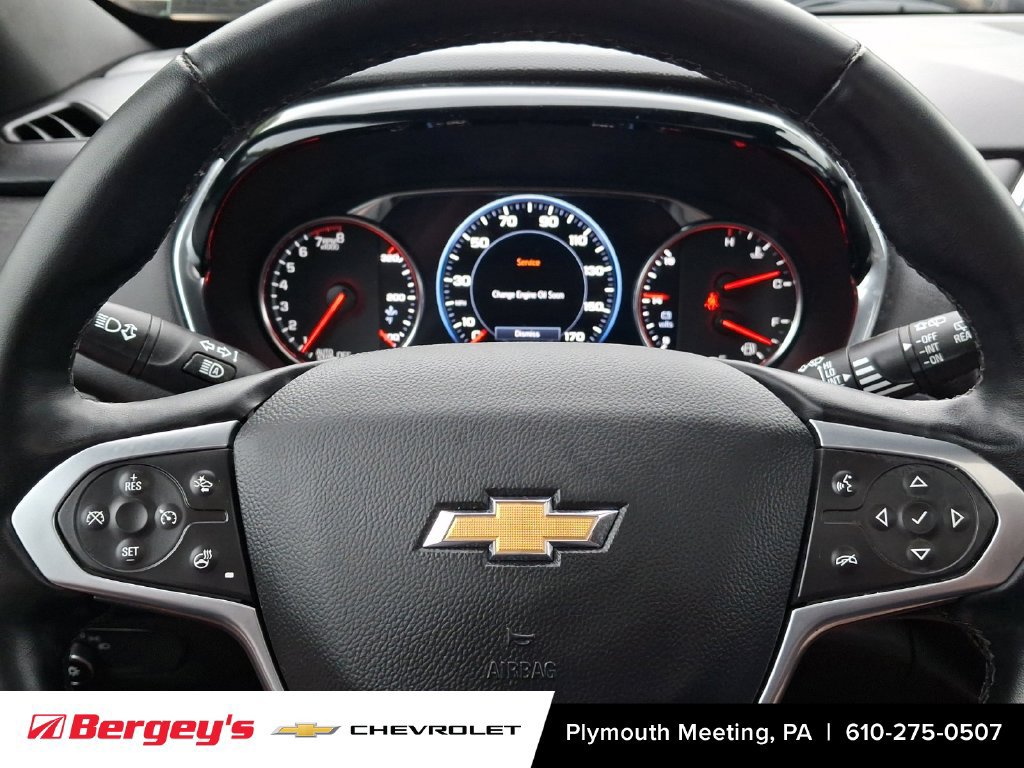 Used 2023 Chevrolet Traverse Premier FWD image 24