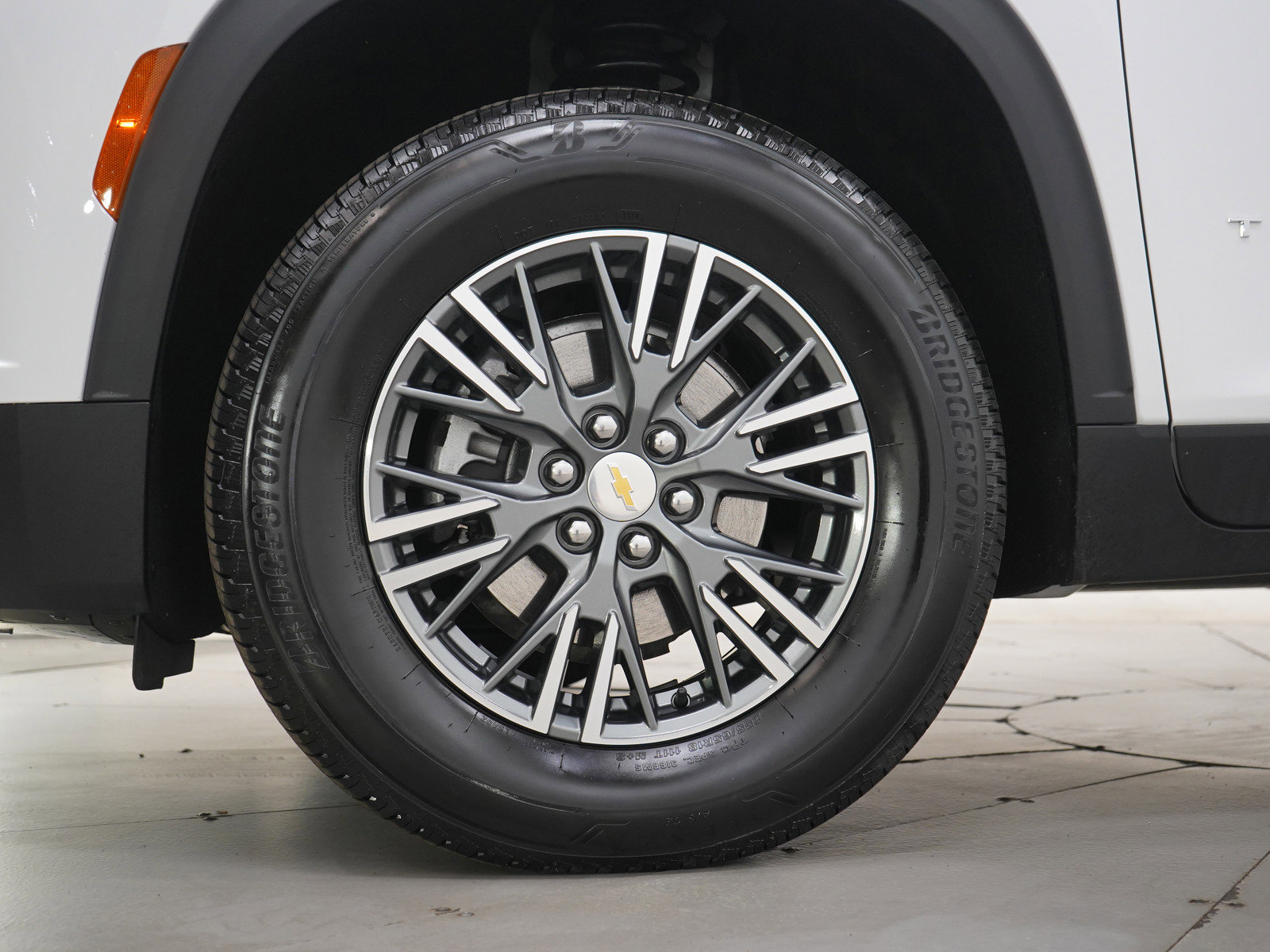 Used 2024 Chevrolet Traverse LT image 33