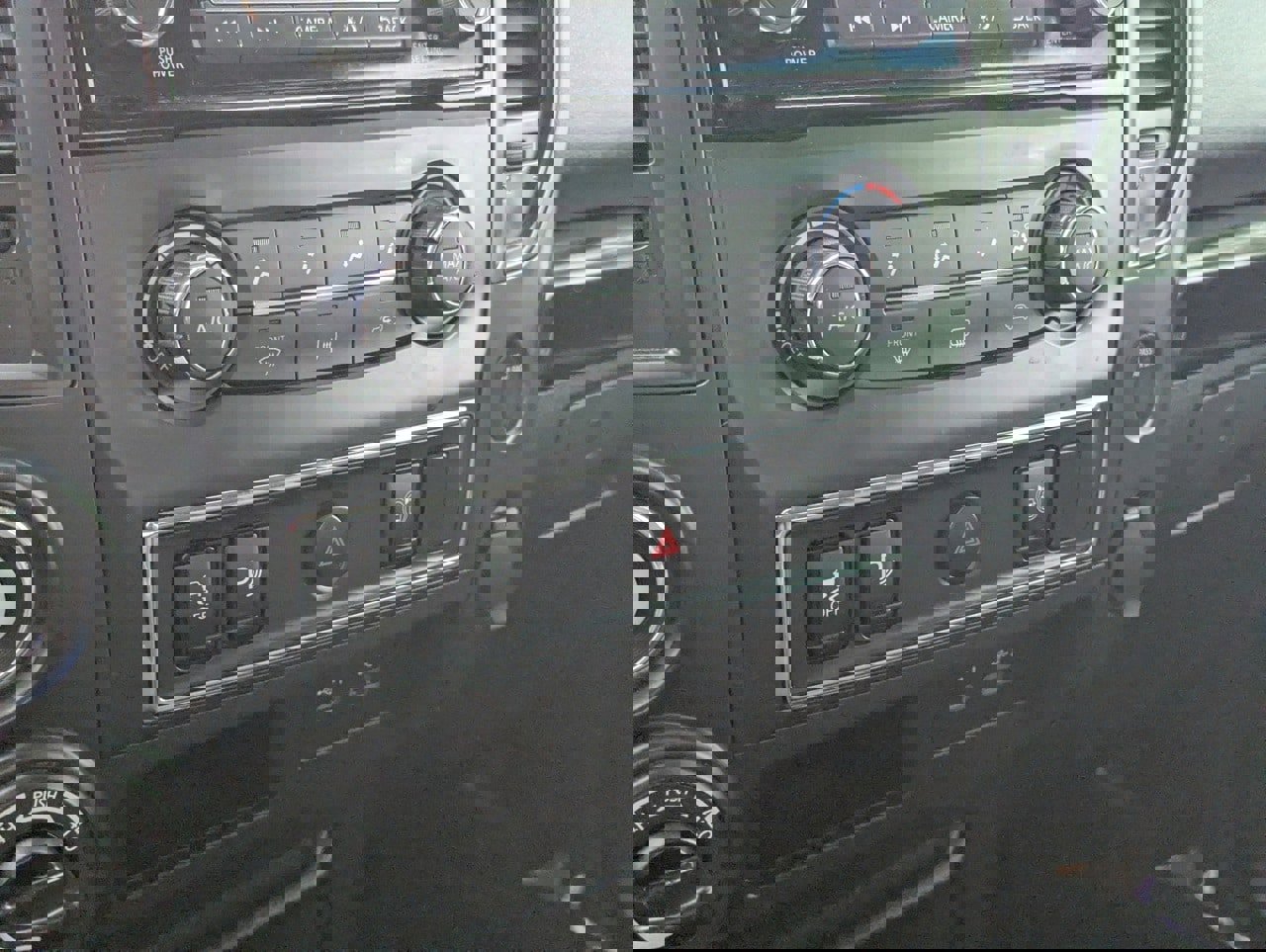 Certified 2022 Nissan Titan SV image 26