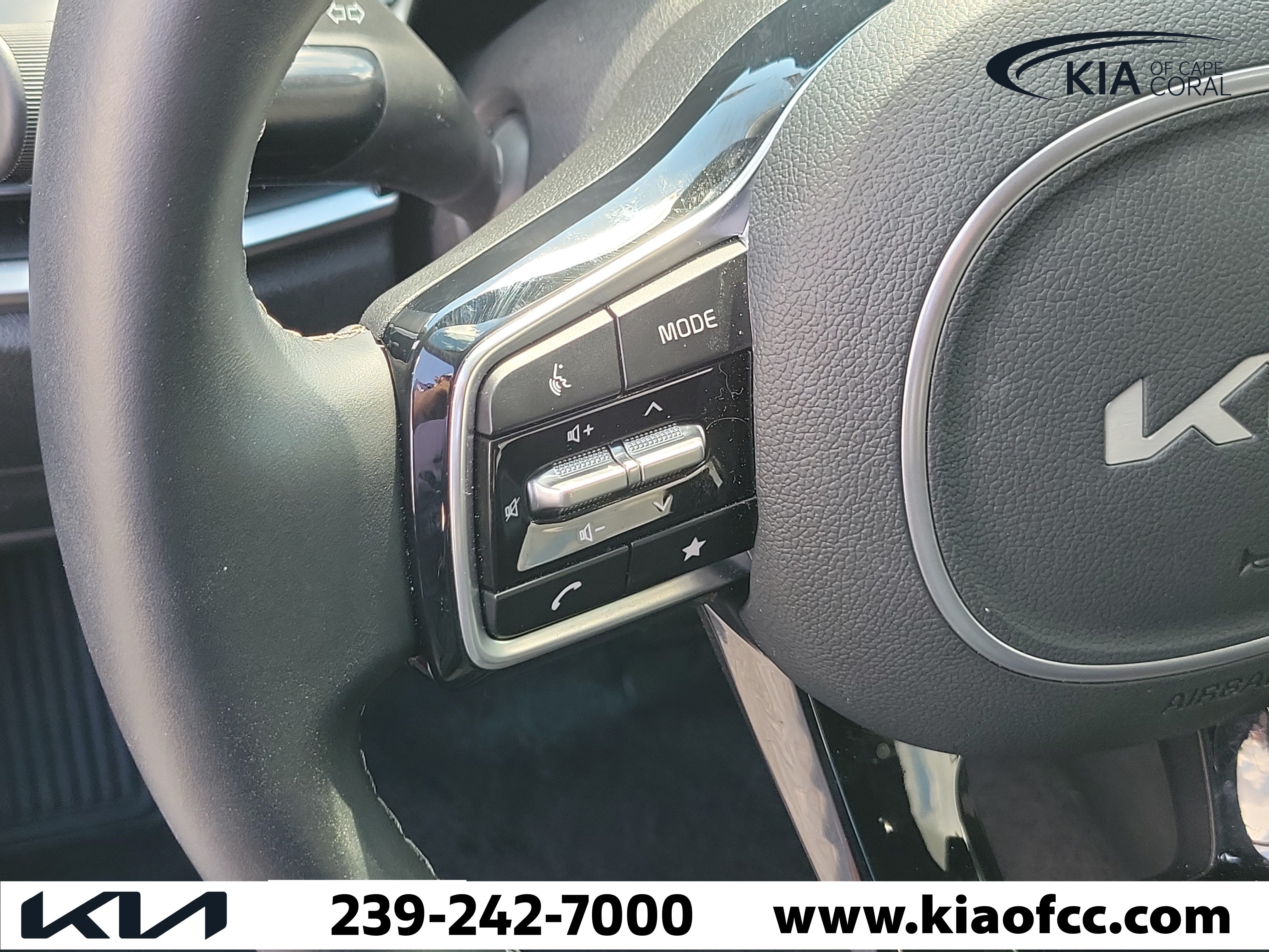 Certified 2025 Kia Sorento S w/ Panoramic Sunroof Package FWD image 25