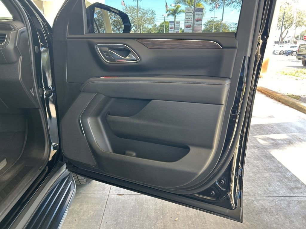 Used 2023 Chevrolet Suburban LS image 24