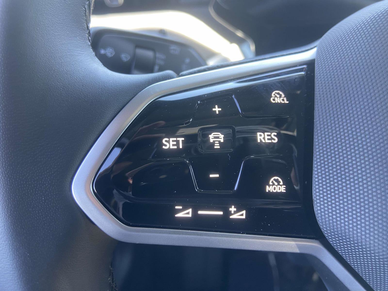 New 2025 Volkswagen ID. Buzz Pro S RWD image 22