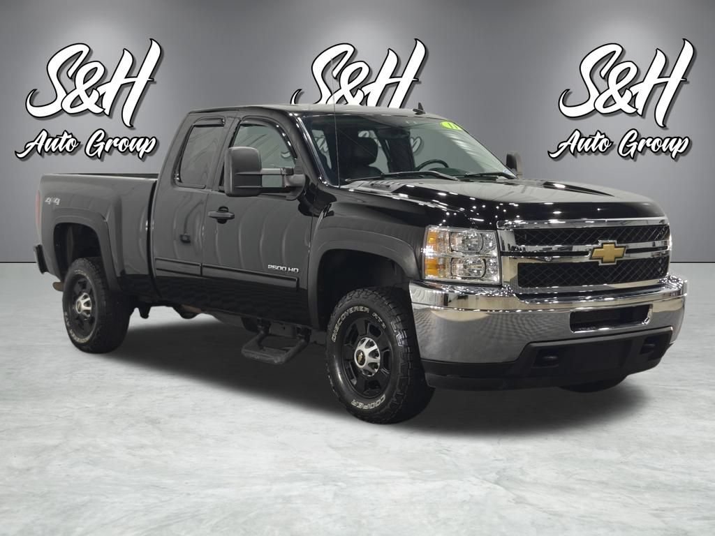 Used 2011 Chevrolet Silverado 2500 LT w/ Snow Plow Prep Package AWD/4WD image 2