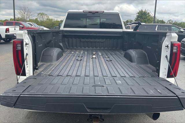 Used 2024 GMC Sierra 3500 Denali w/ Technology Package image 7