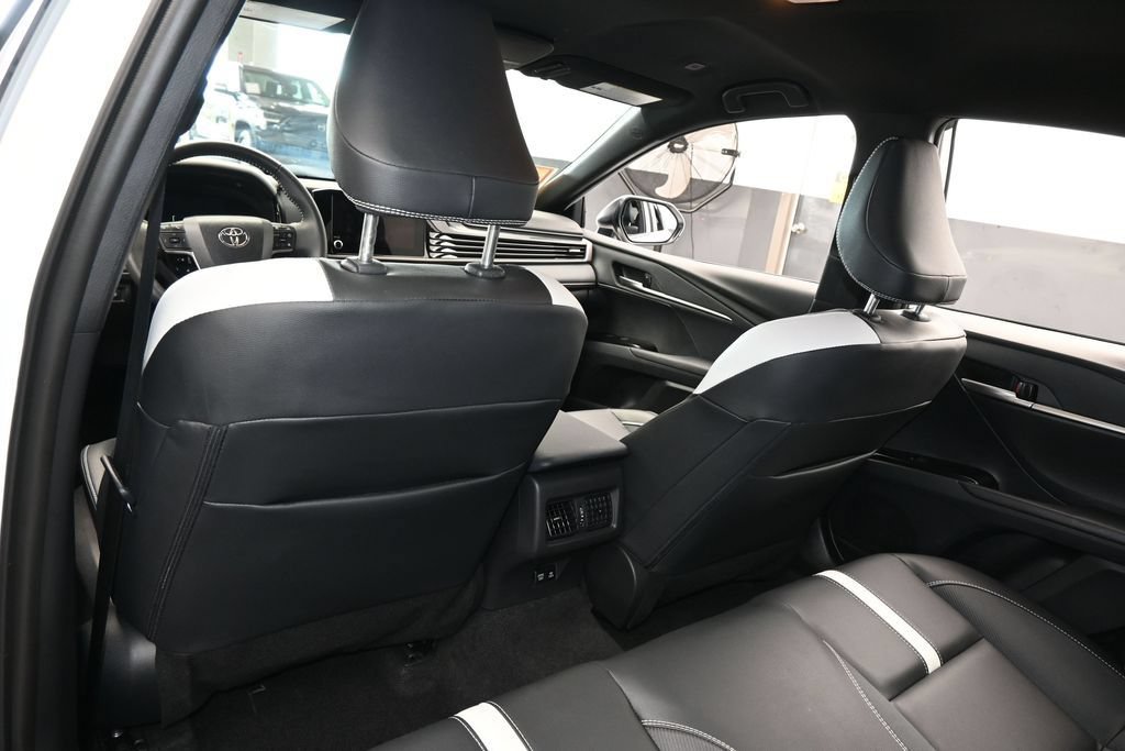 Used 2026 Toyota Camry SE FWD image 34