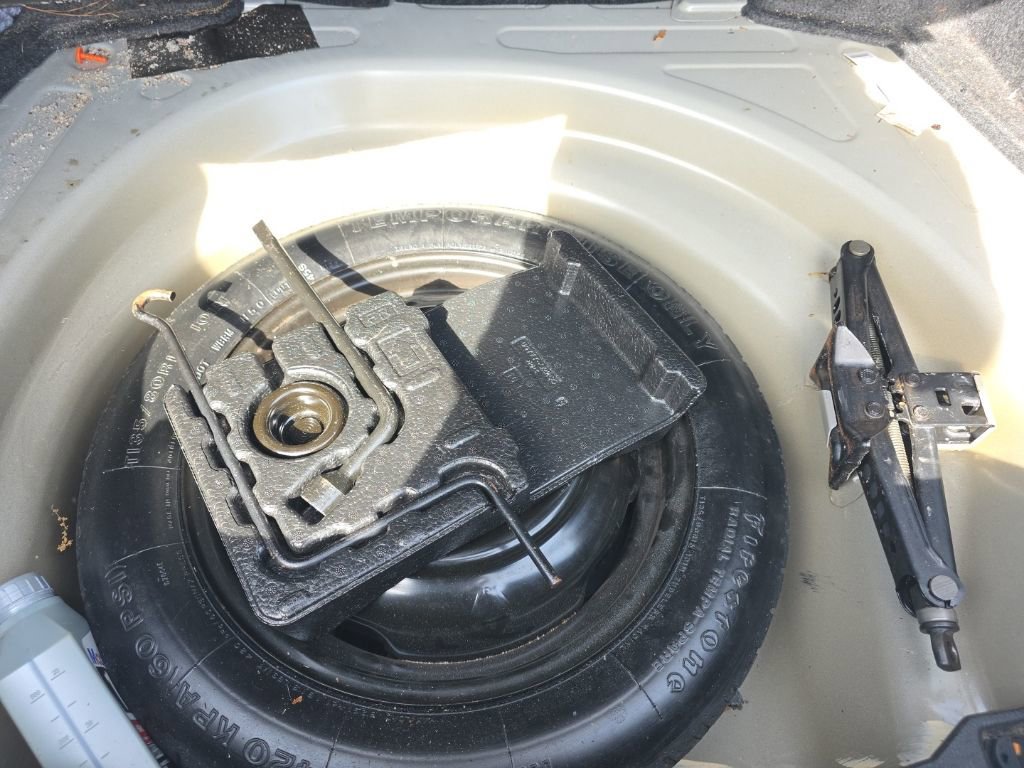 Used 2017 Toyota Corolla LE image 29