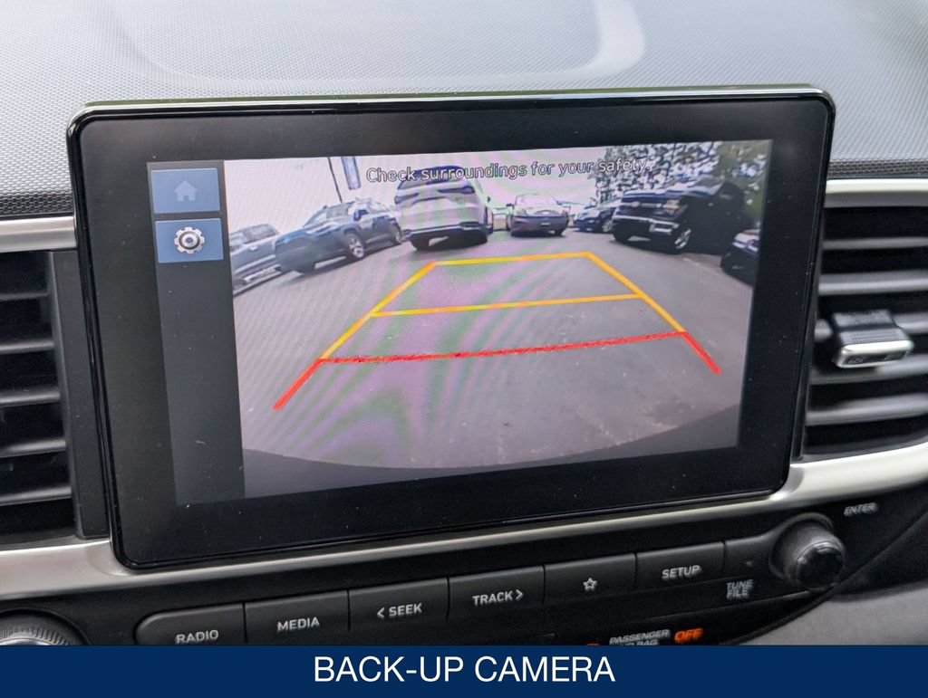 Certified 2024 Hyundai Venue SEL FWD image 26
