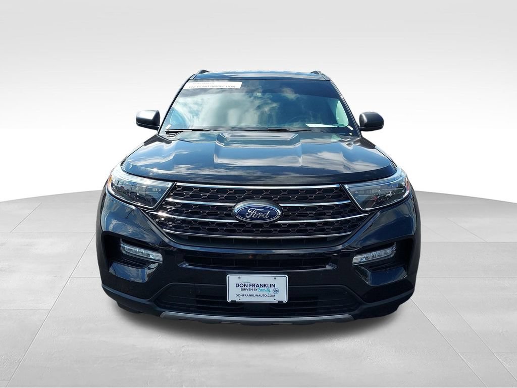 Used 2024 Ford Explorer XLT w/ Equipment Group 202A RWD image 8