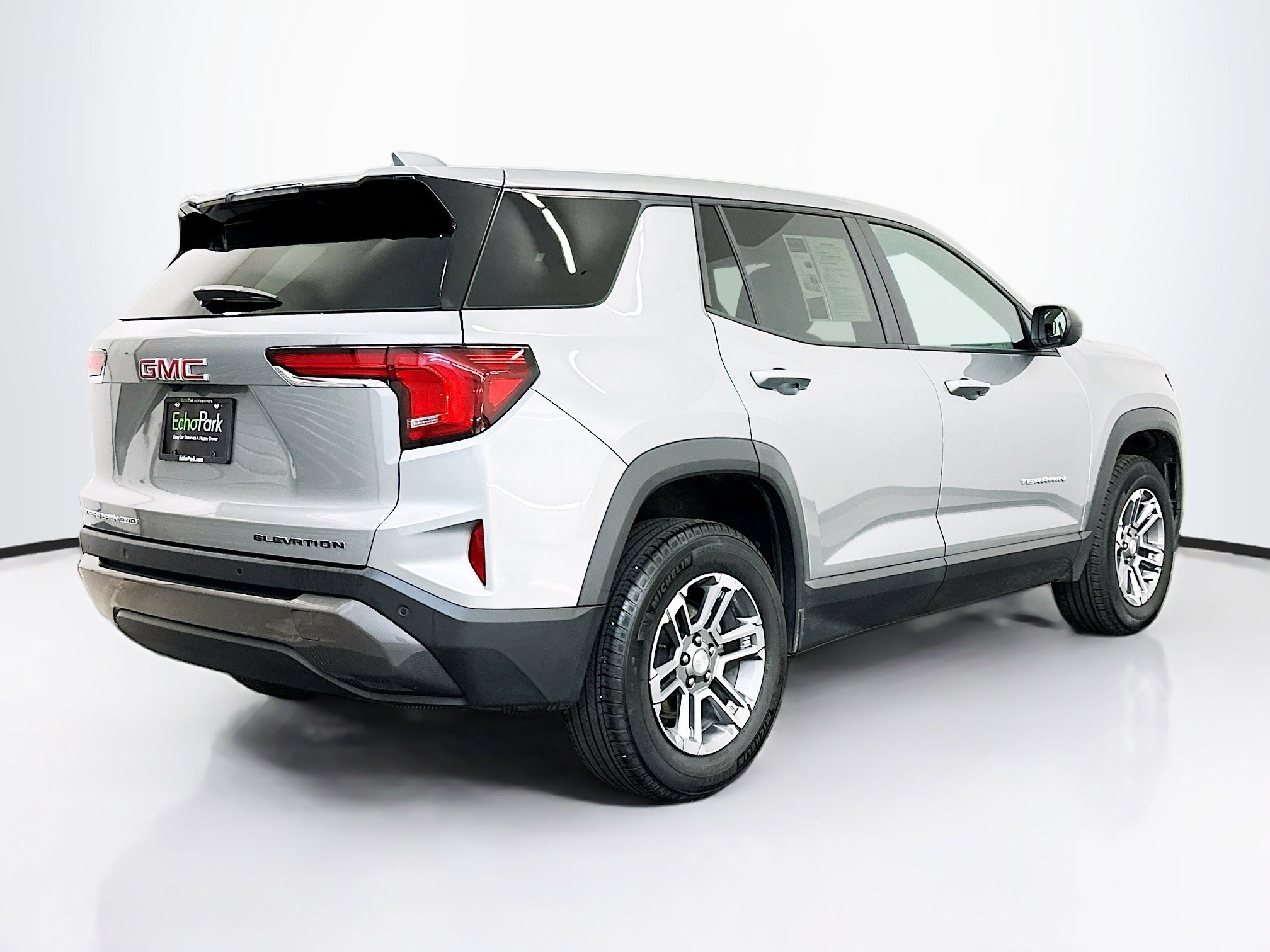 Used 2025 GMC Terrain Elevation image 9