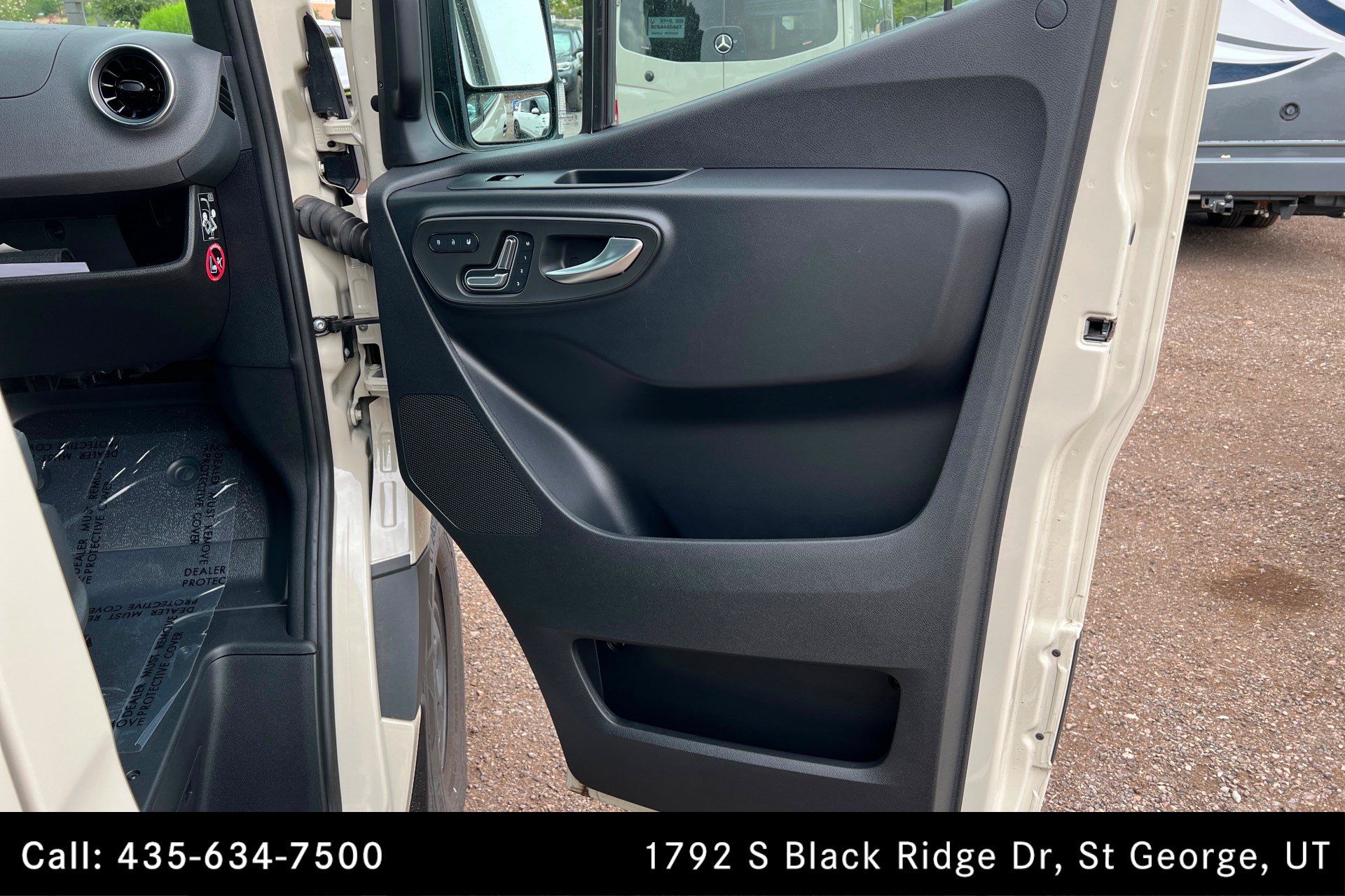 Used 2025 Mercedes-Benz Sprinter 2500 image 21