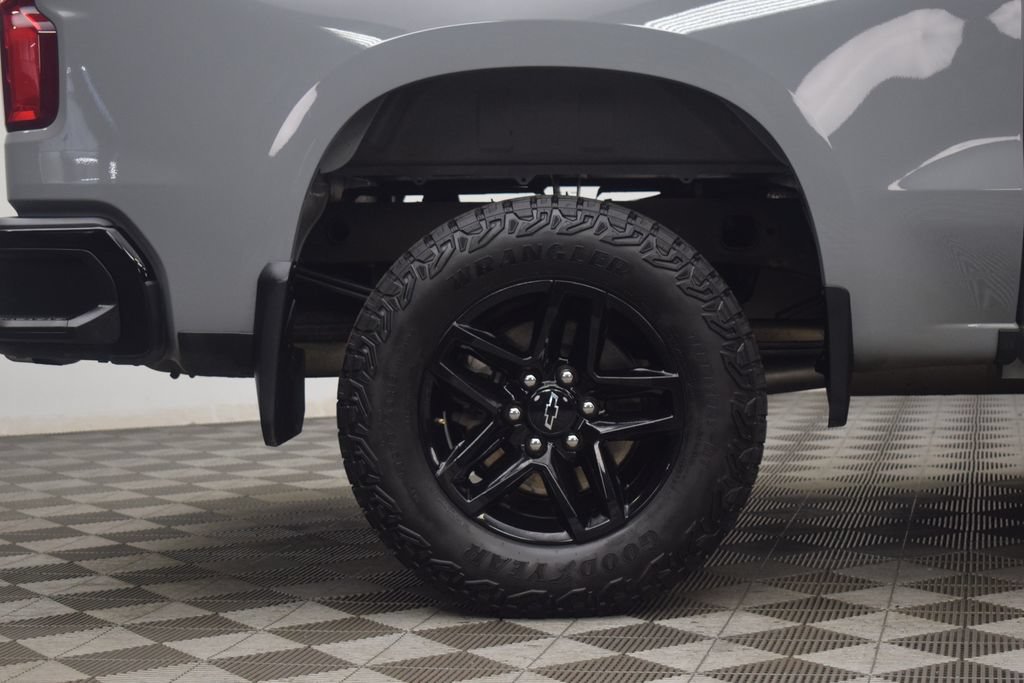 Used 2024 Chevrolet Silverado 1500 LT Trail Boss w/ Convenience Package II AWD/4WD image 31