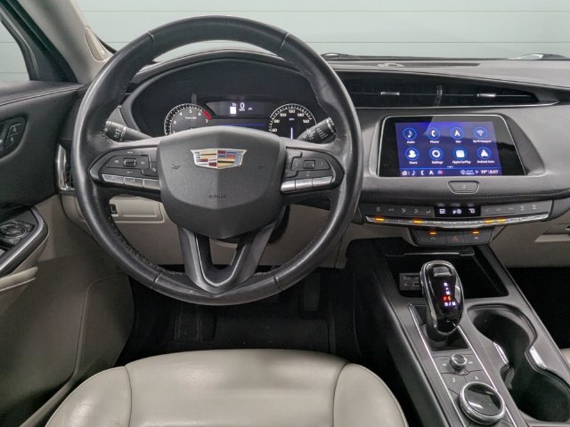 Used 2023 Cadillac XT4 Premium Luxury FWD image 14