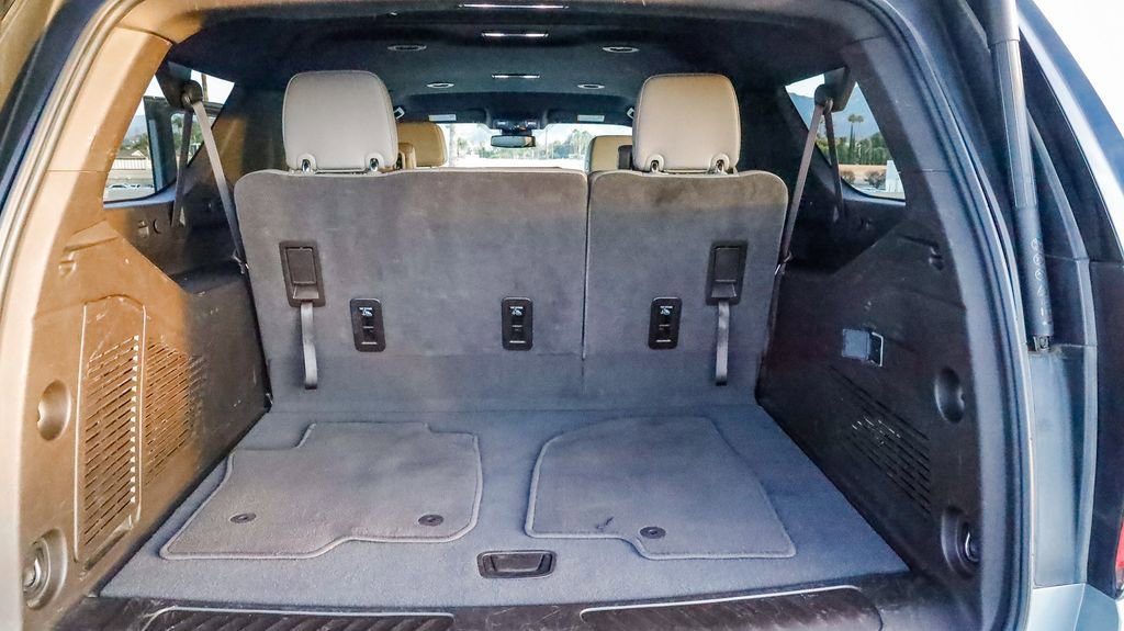 Used 2024 Chevrolet Suburban LT image 29
