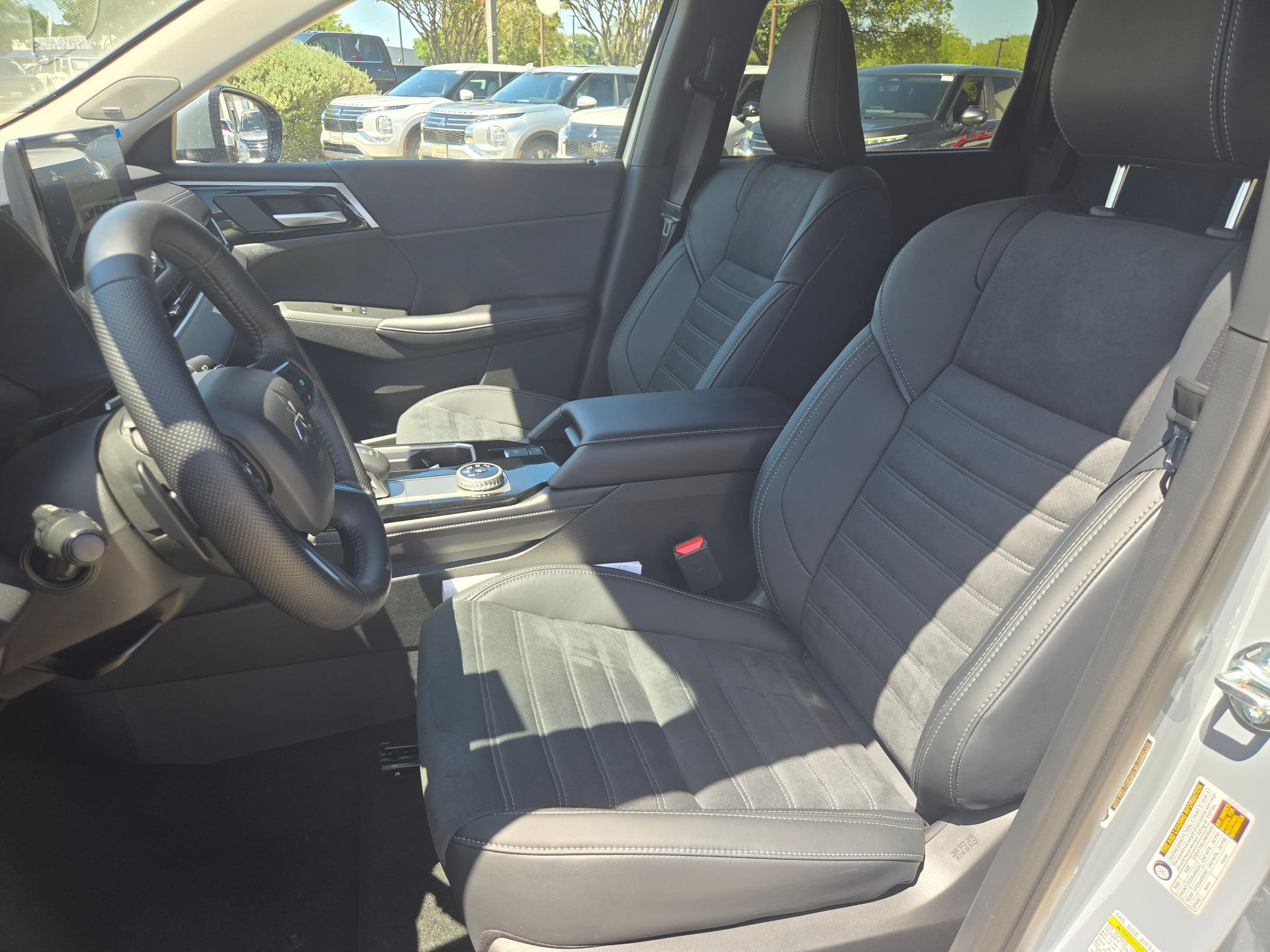 New 2026 Mitsubishi Outlander SE FWD image 10