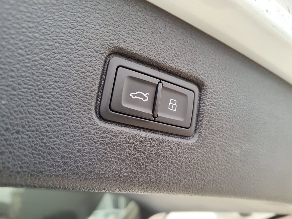 Certified 2025 Audi Q7 3.0T Prestige w/ Prestige Package image 12