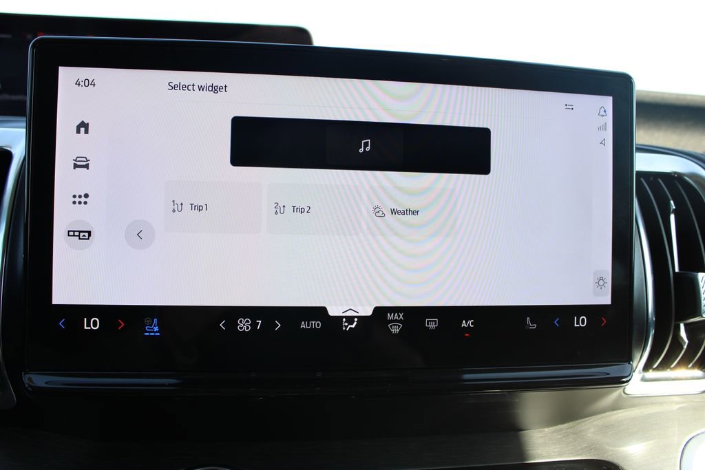 Used 2025 Ford Expedition Platinum image 54