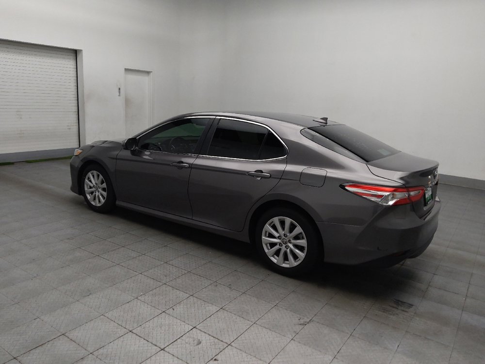 Used 2020 Toyota Camry LE image 3