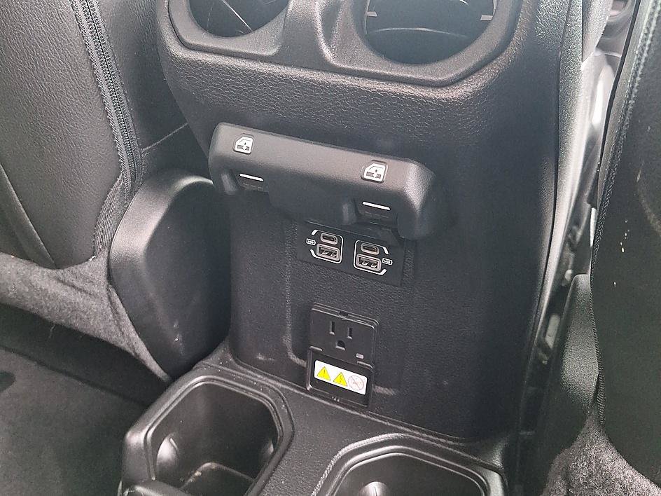 Used 2023 Jeep Gladiator Sport AWD/4WD image 26