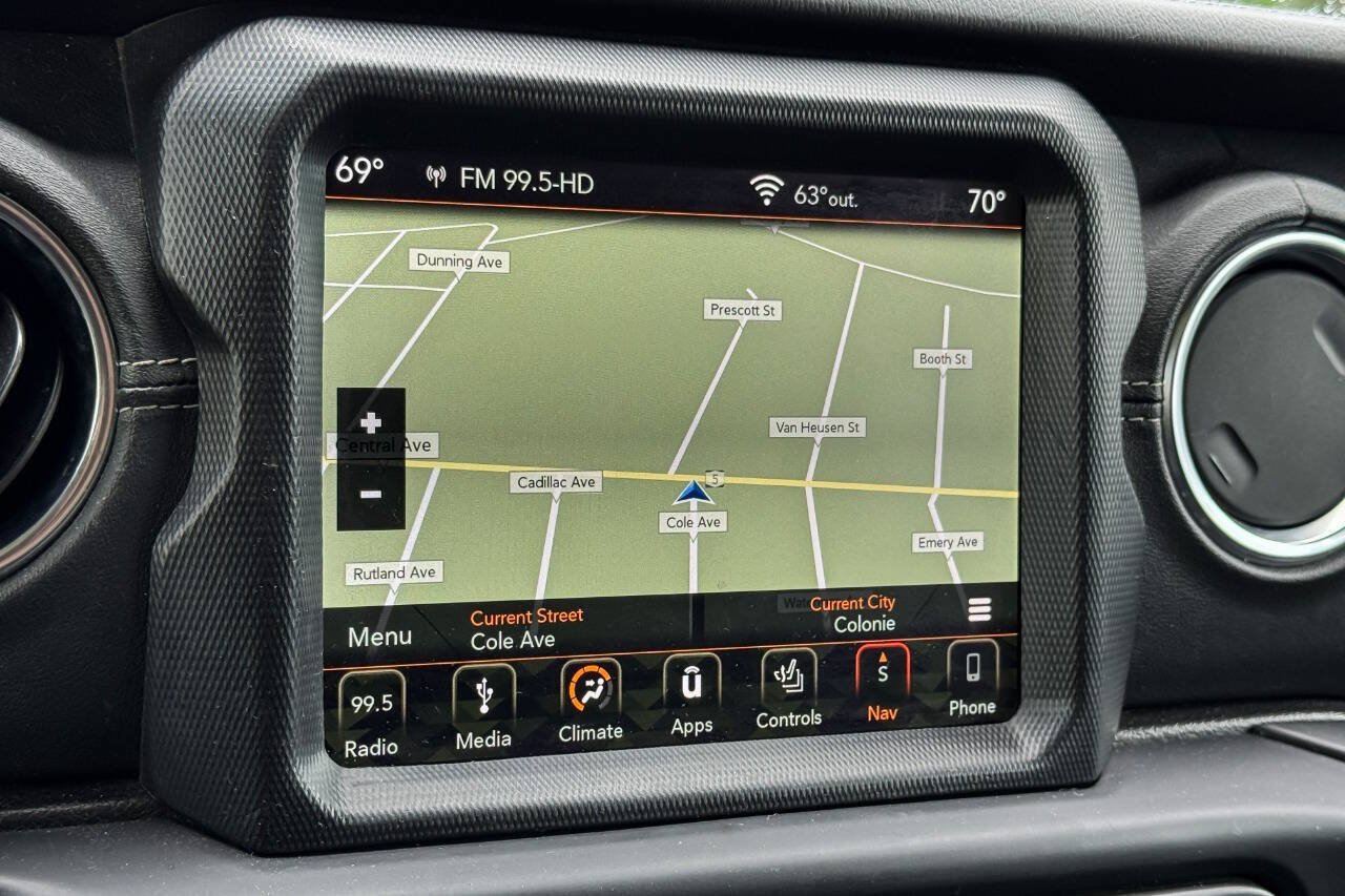 Used 2019 Jeep Wrangler Unlimited Sahara w/ Uconnect 4C Nav & Sound Group AWD/4WD image 25