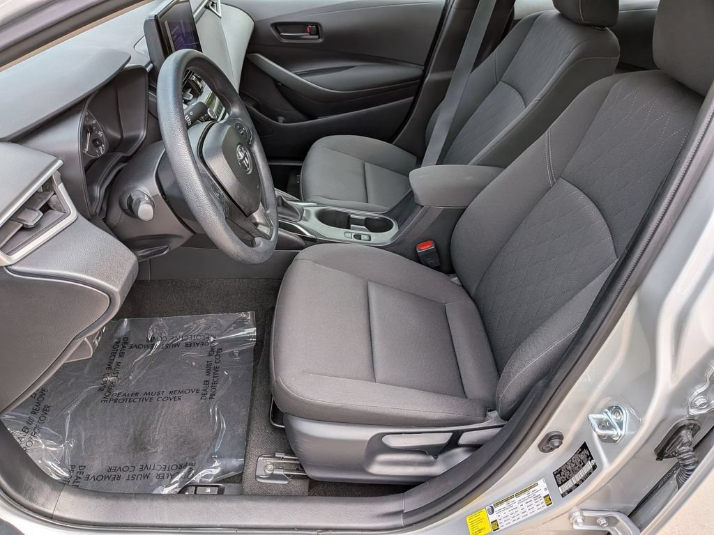 Used 2025 Toyota Corolla LE FWD image 15