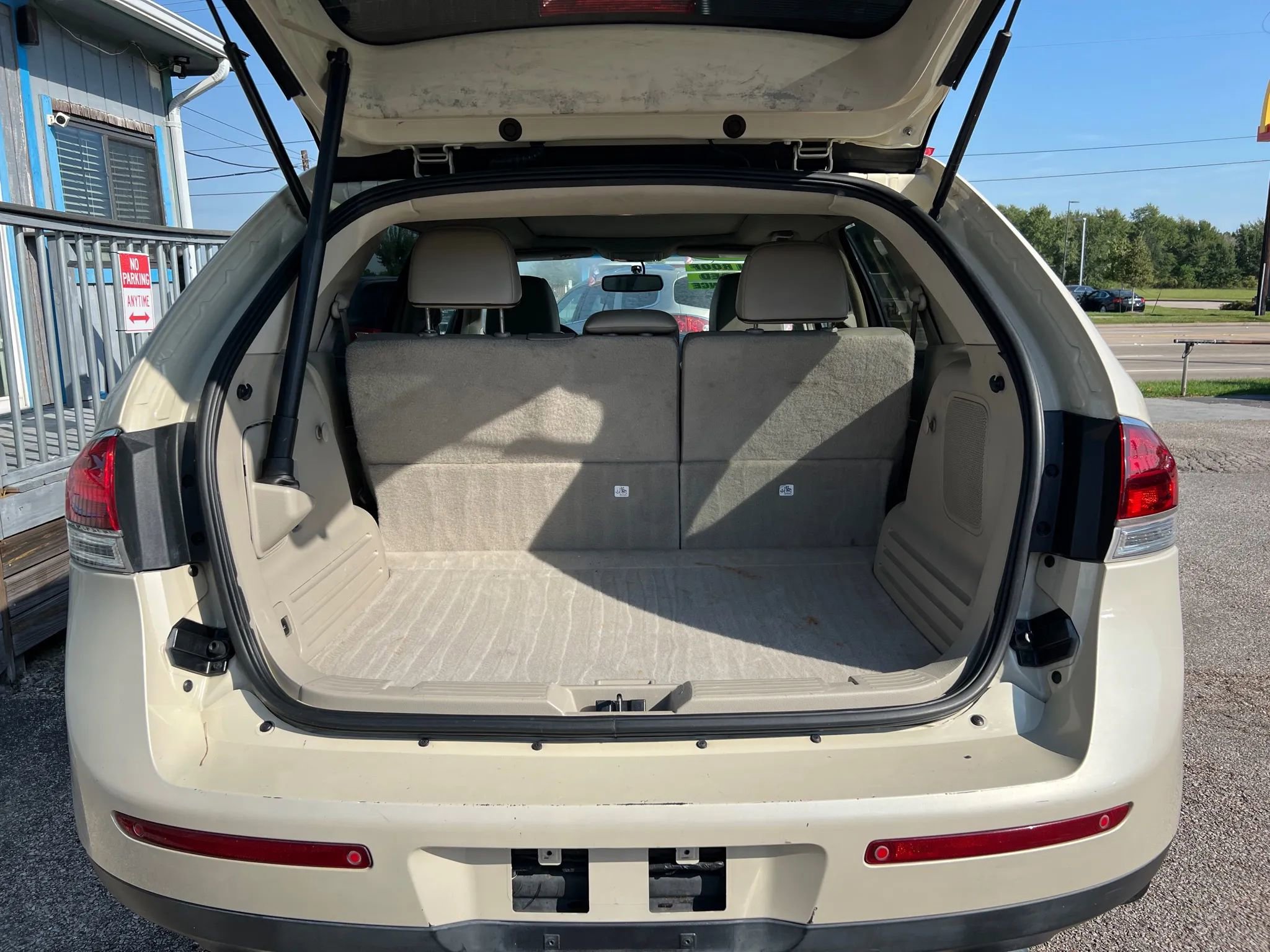 Used 2015 Lincoln MKX FWD w/ Equipment Group 102A image 23