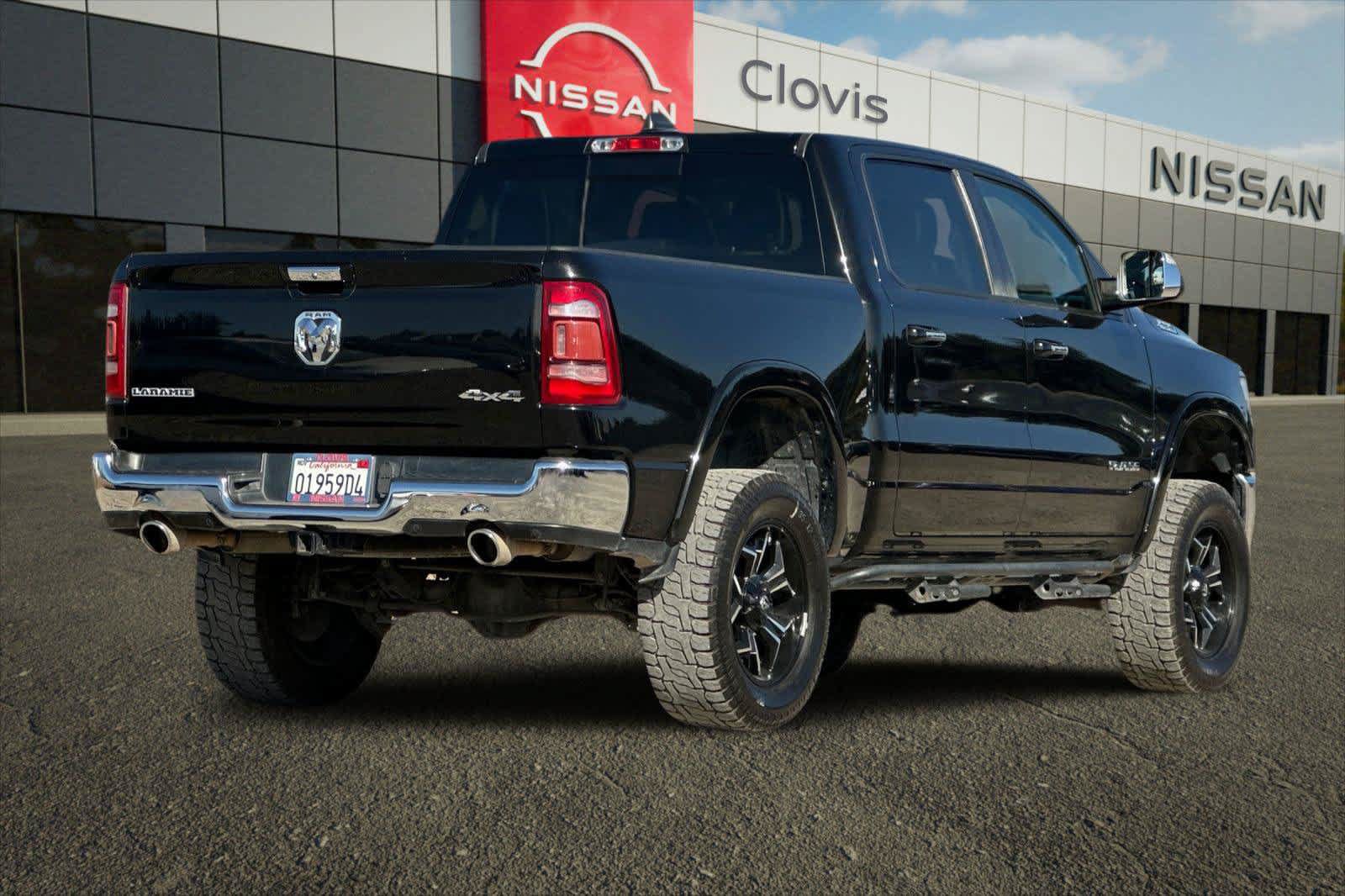 Used 2019 RAM 1500 Laramie AWD/4WD image 2