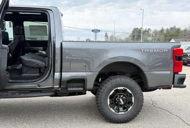 New 2026 Ford F350 Platinum w/ Tremor Off-Road Package image 34