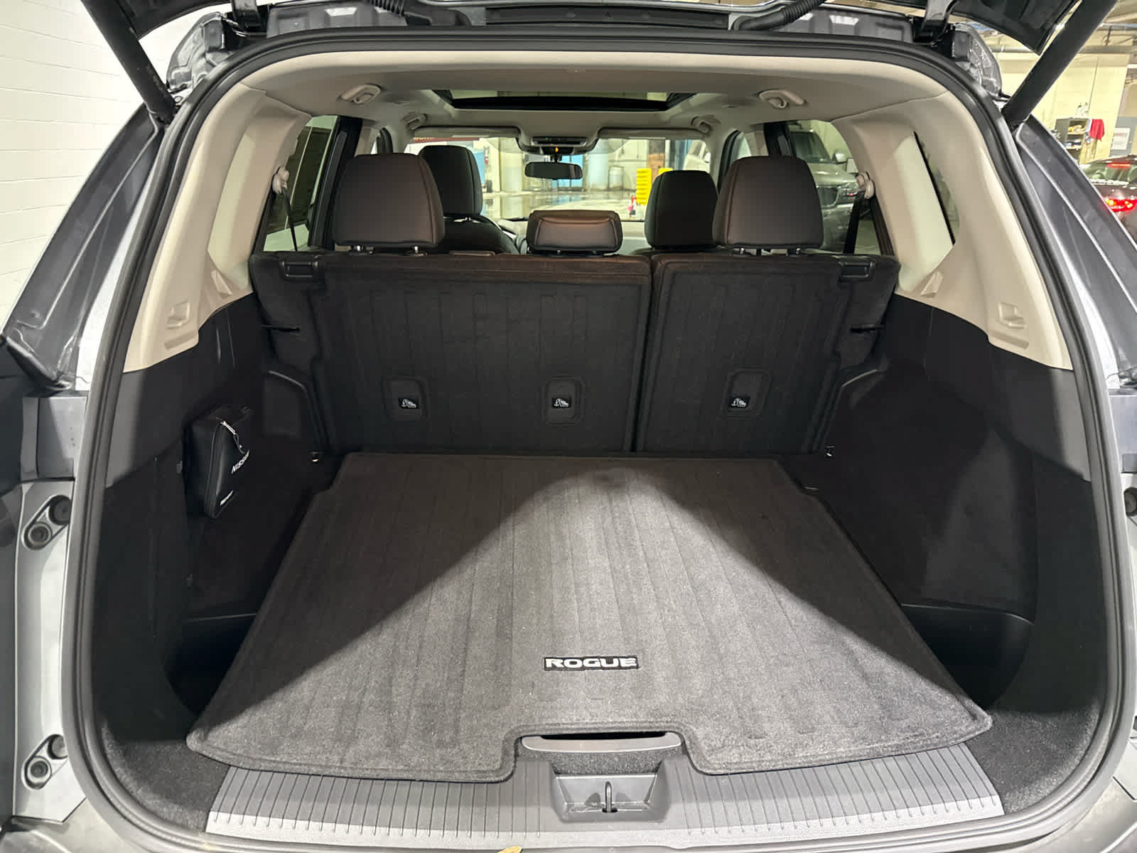 Certified 2023 Nissan Rogue SV w/ SV Premium B Package AWD/4WD image 24