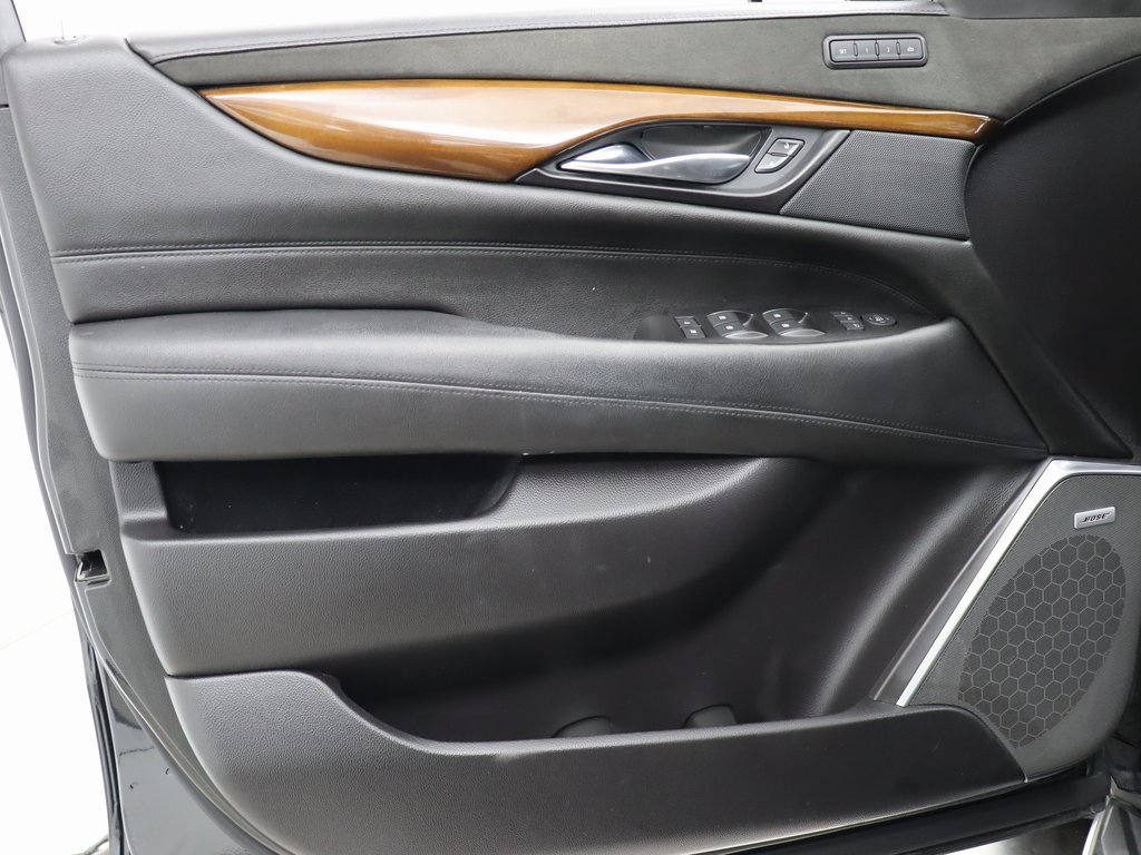 Used 2020 Cadillac Escalade ESV Premium Luxury image 46