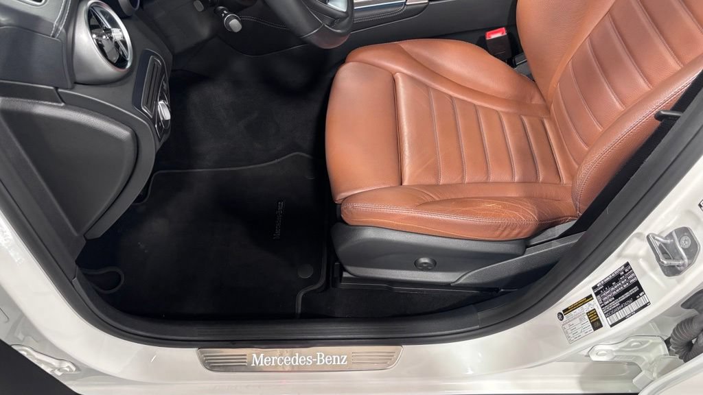Used 2017 Mercedes-Benz GLC 300 4MATIC image 11