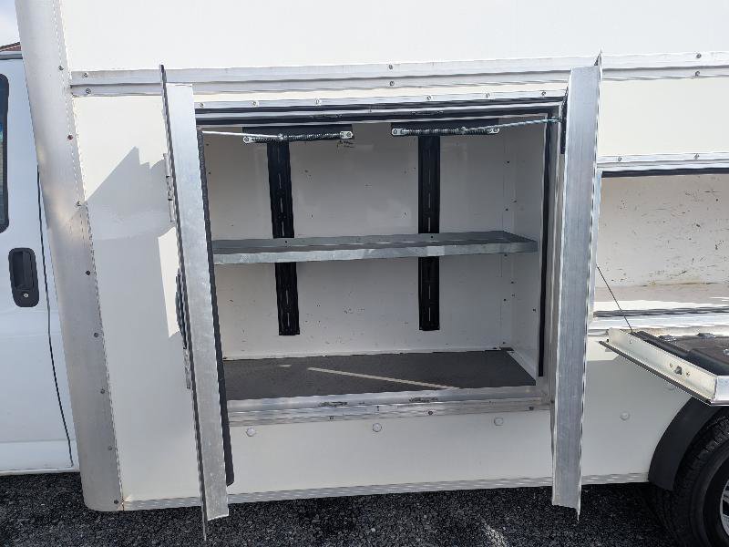 Used 2022 GMC Savana 3500 w/ Power Convenience Package image 5