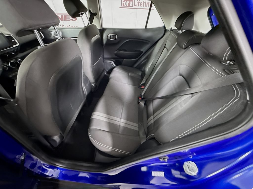 Used 2023 Hyundai Venue SEL FWD image 27