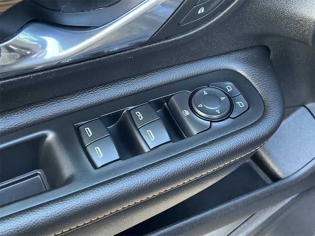 Certified 2019 GMC Terrain SLE w/ Driver Convenience Package image 15