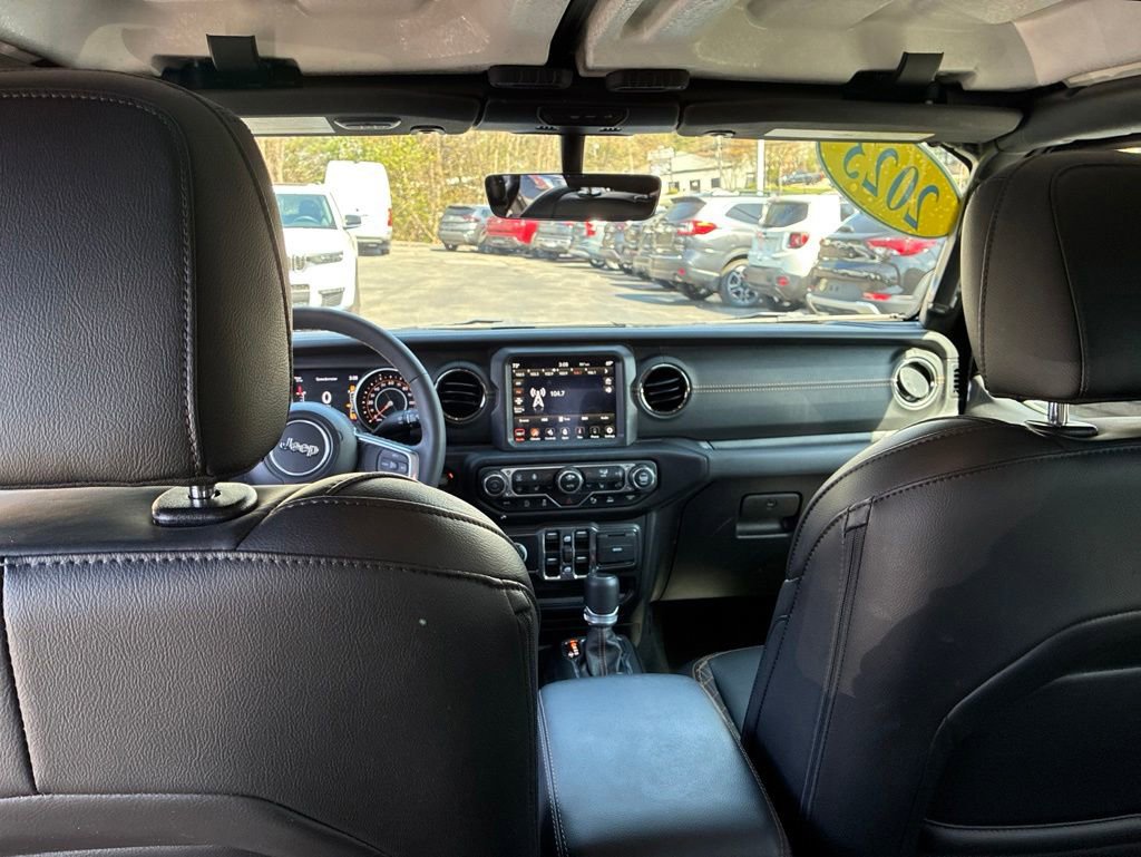 Used 2023 Jeep Gladiator Overland AWD/4WD image 26