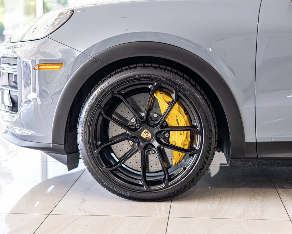 Used 2024 Porsche Cayenne Turbo GT AWD/4WD image 8