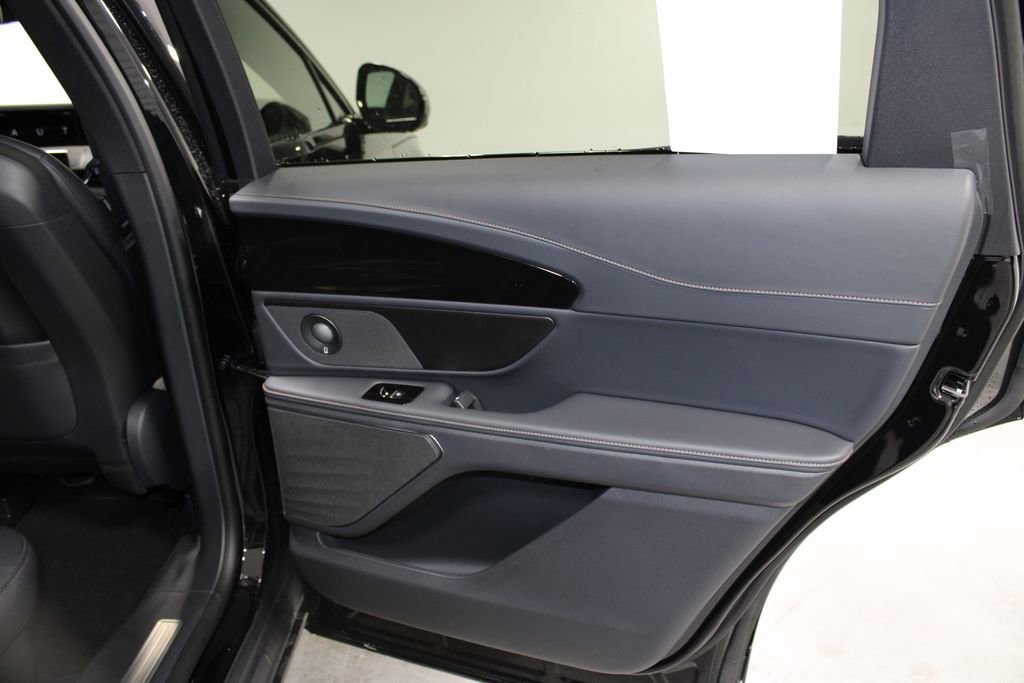 New 2025 Lincoln Nautilus Premier w/ Equipment Group 102A image 31