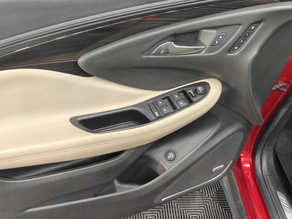 Used 2019 Buick Envision Premium w/ LPO, Active Package AWD/4WD image 50