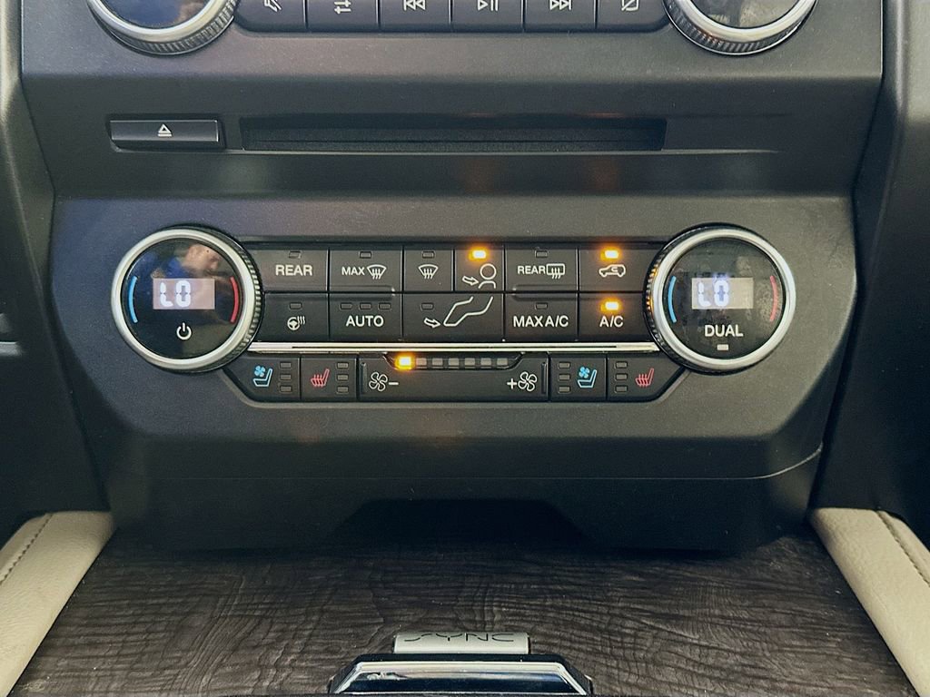 Used 2018 Ford Expedition Limited RWD image 19