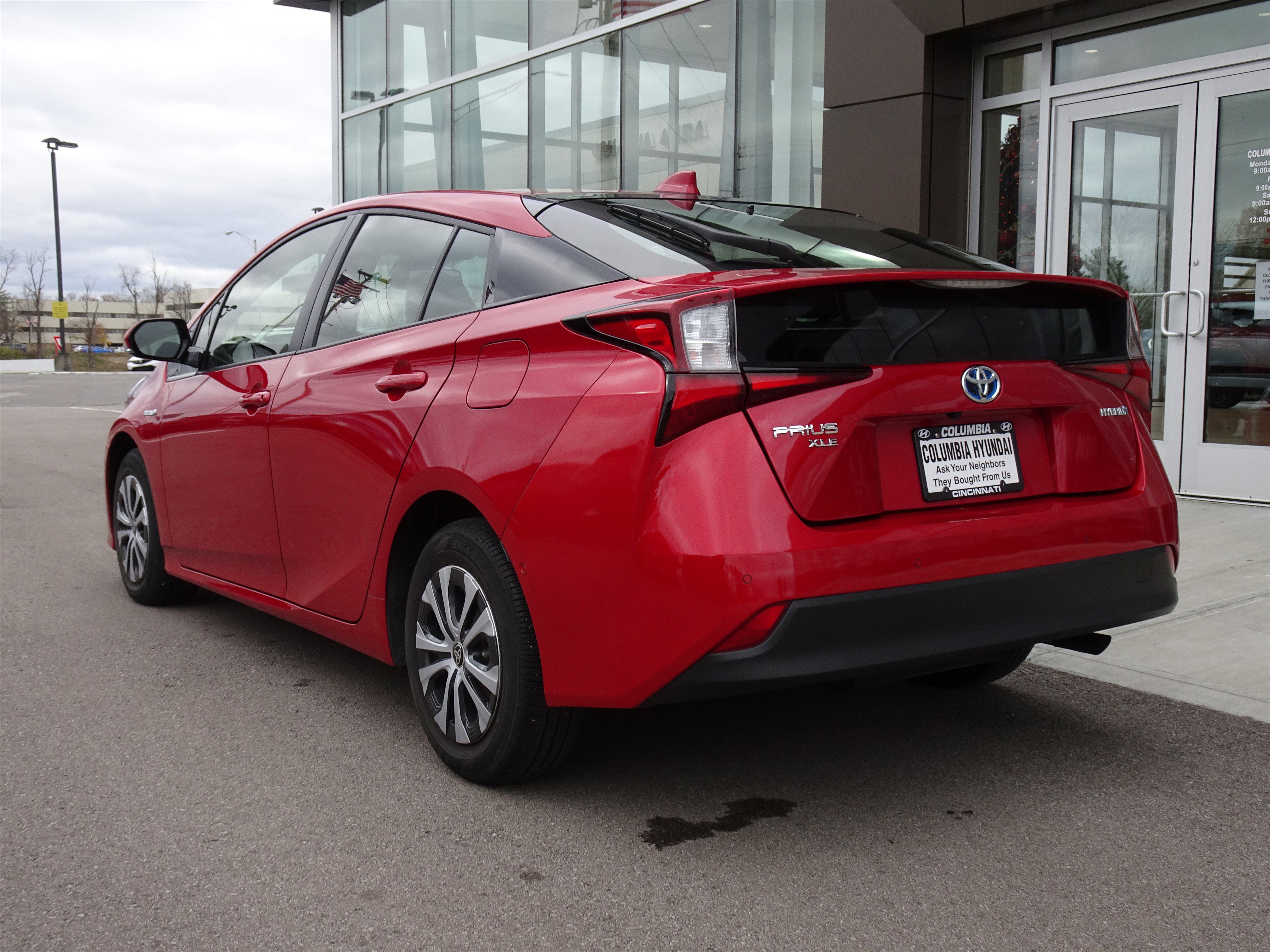 Used 2020 Toyota Prius AWD image 3