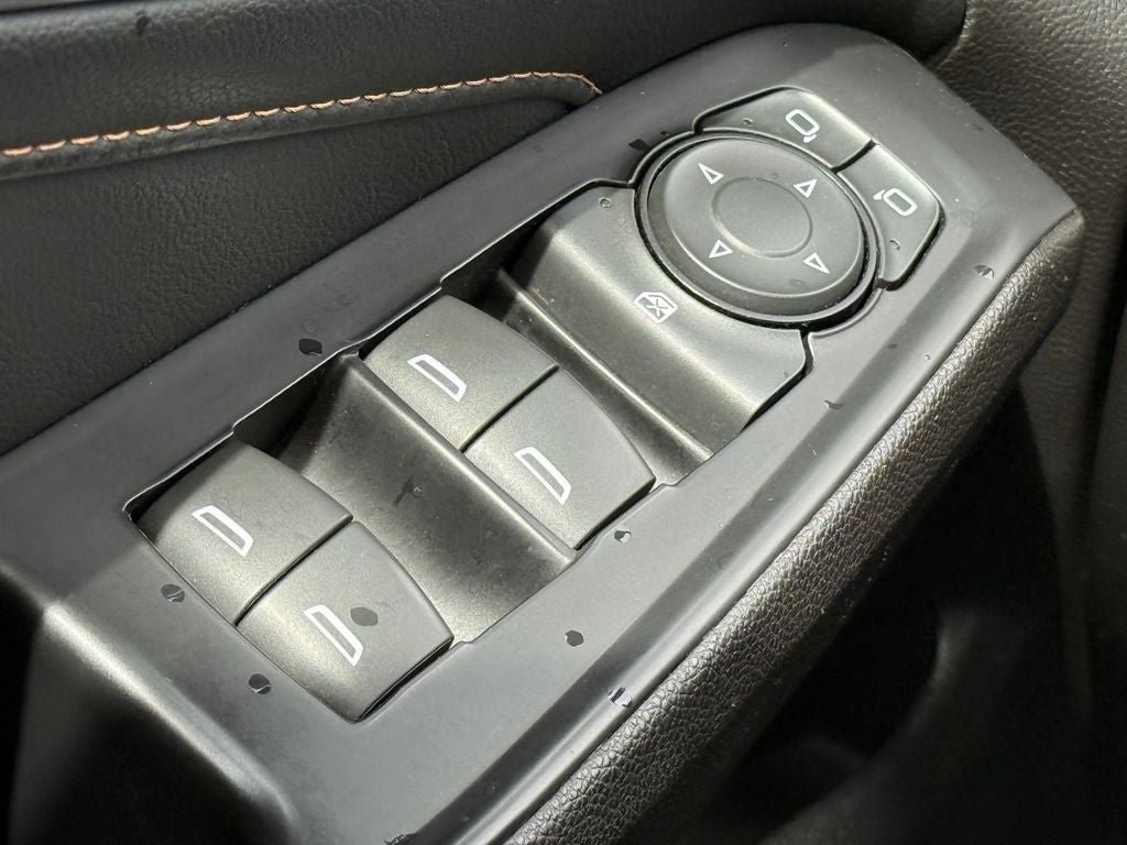 Used 2021 Chevrolet Traverse LS AWD/4WD image 18