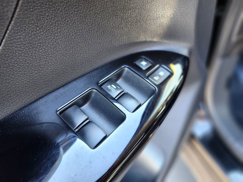 Used 2022 Mitsubishi Eclipse Cross LE image 15