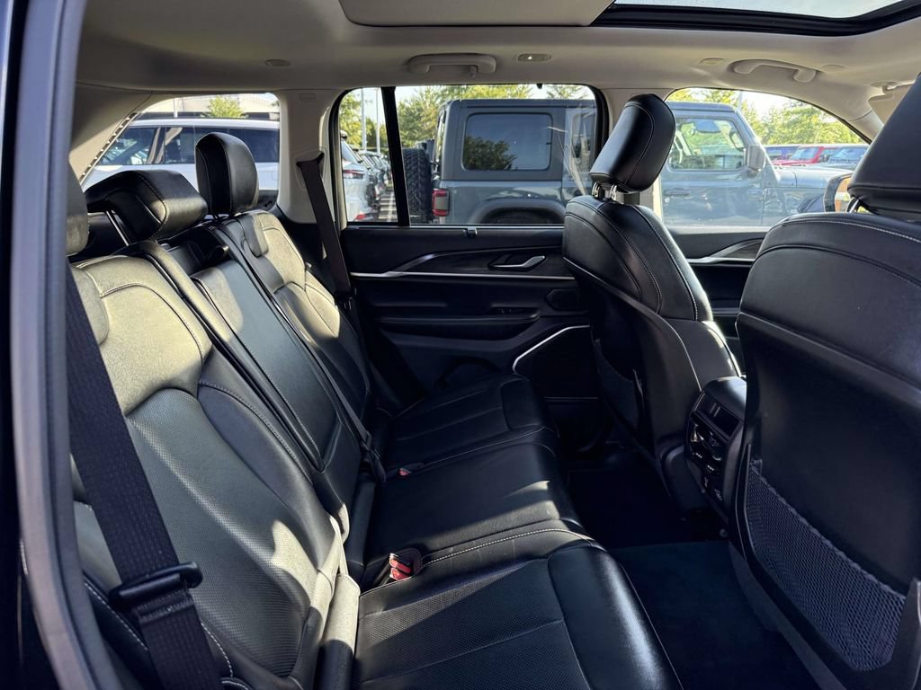 Used 2023 Jeep Grand Cherokee 4WD 4xe w/ Luxury Tech Group II image 16