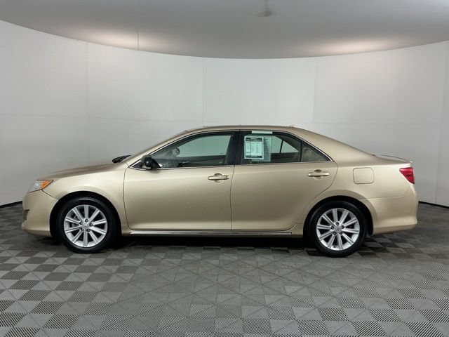 Used 2012 Toyota Camry XLE w/ Leather Pkg FWD image 8